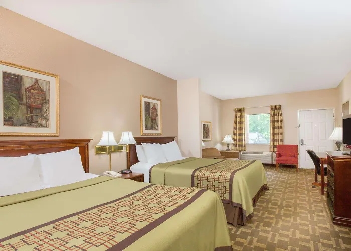 Top Hotels near Red Mile Lexington KY
